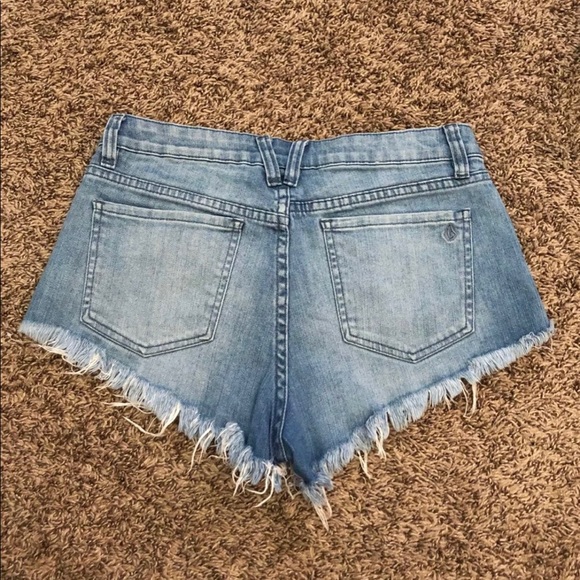 Volcom Shorts - Picture 2 of 2